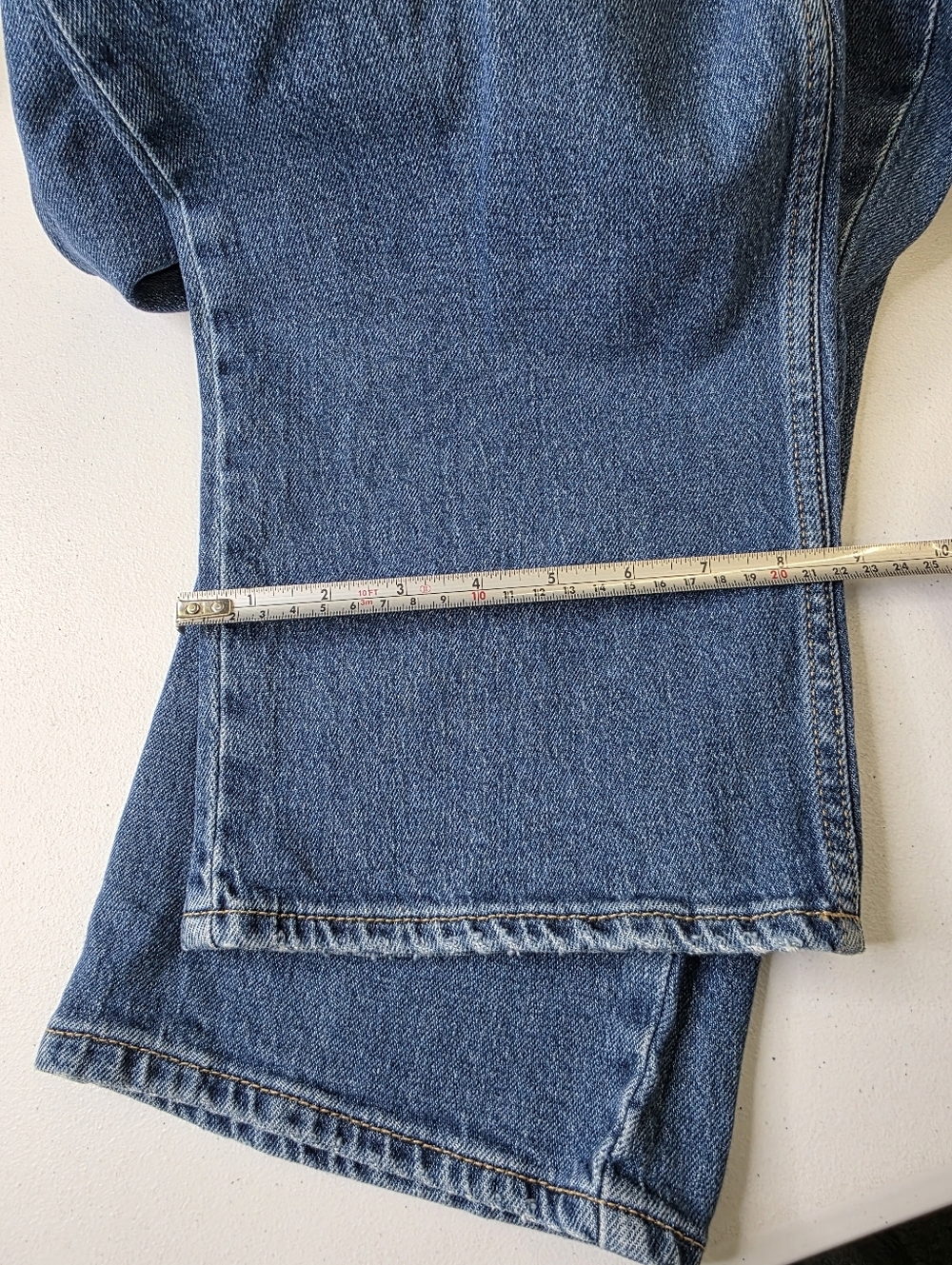 Good American Straight-Leg high rise midwashed indigo Jeans - Picture 10 of 15